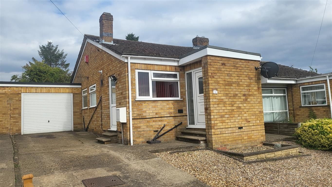 3 bed semidetached bungalow for sale in Scott Road, Wellingborough NN8