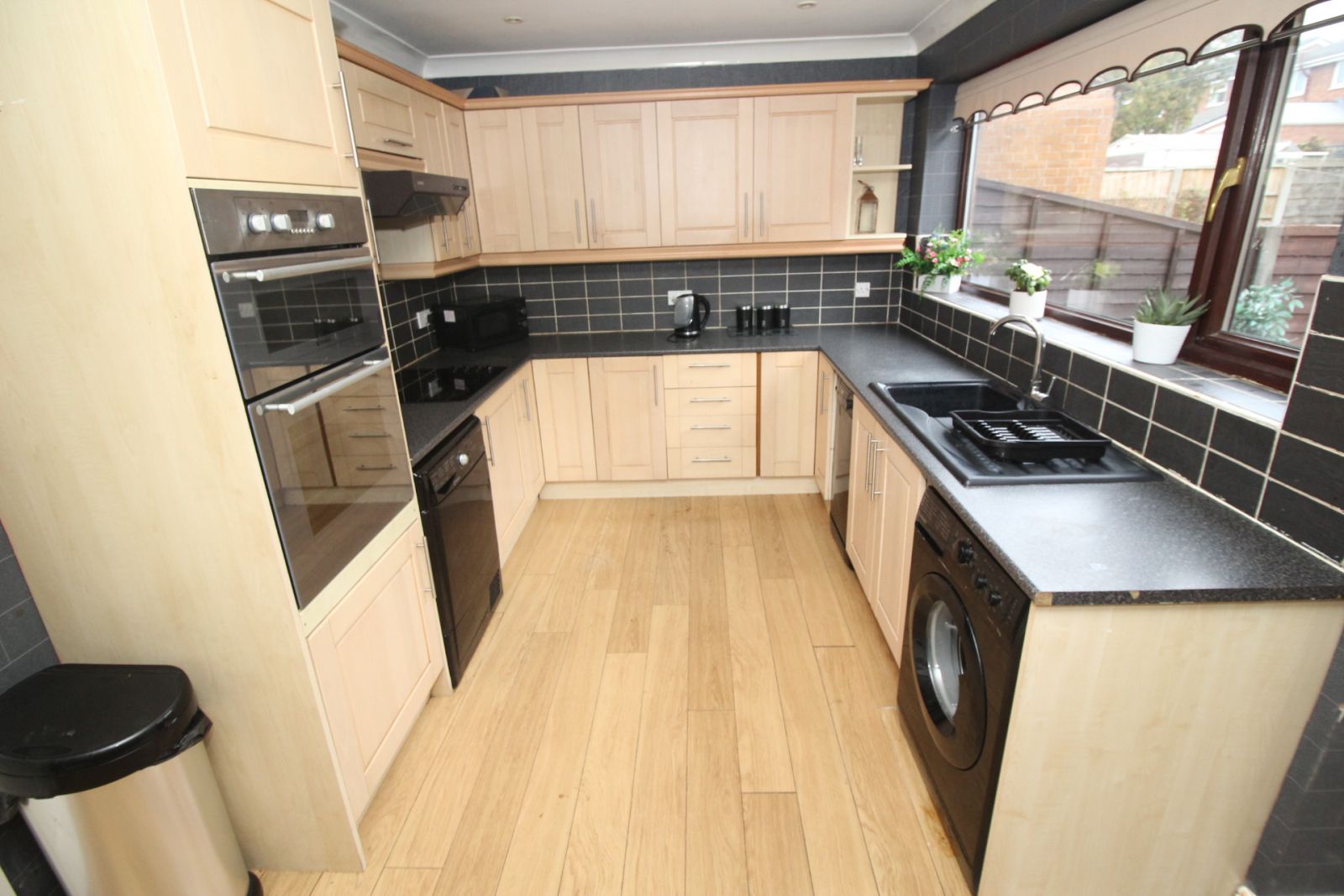 5 bed semidetached house for sale in Lincoln Drive, Aspull WN2 Zoopla