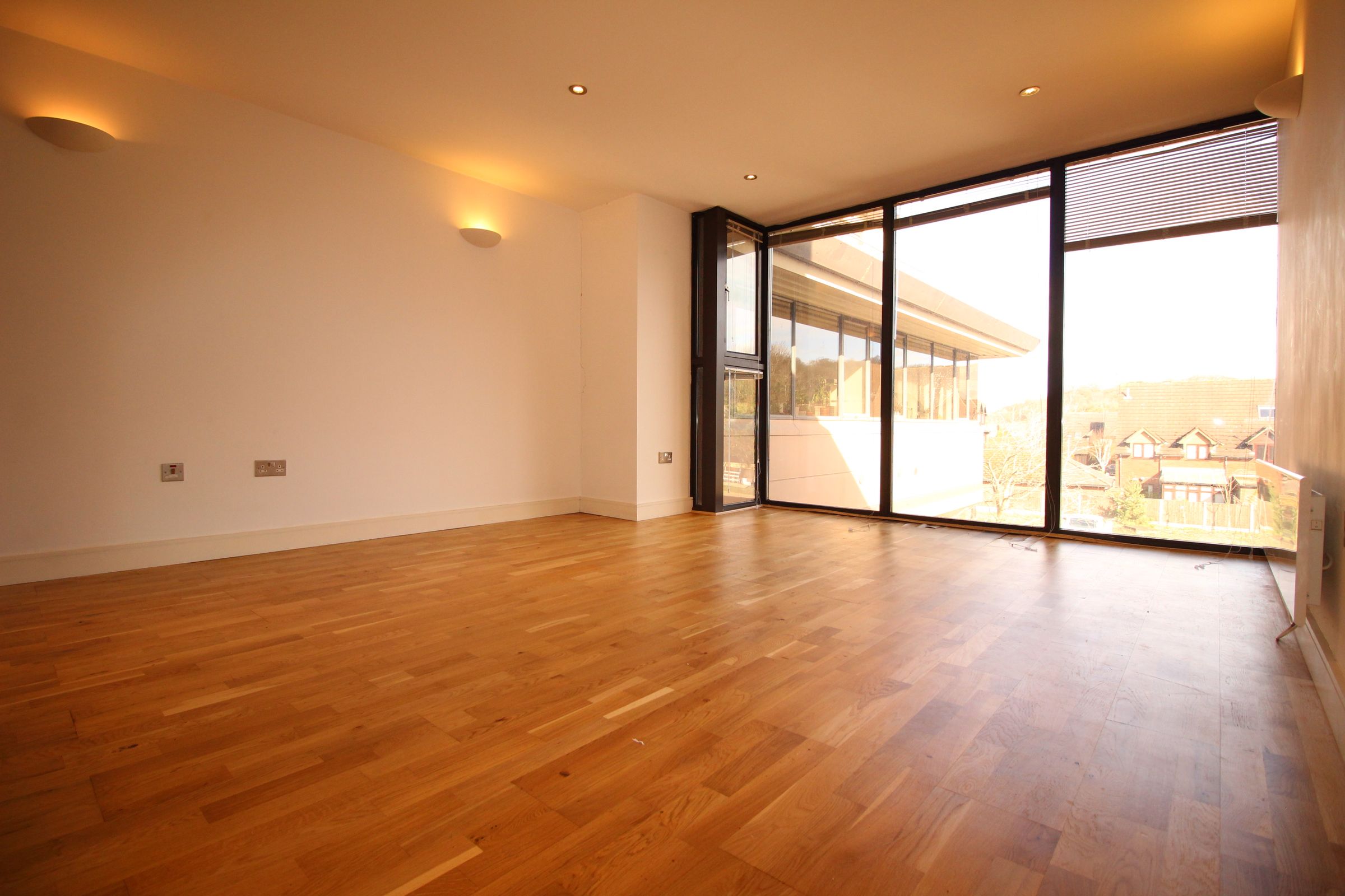 2 bed flat to rent in Catteshall Lane, Godalming GU7 Zoopla