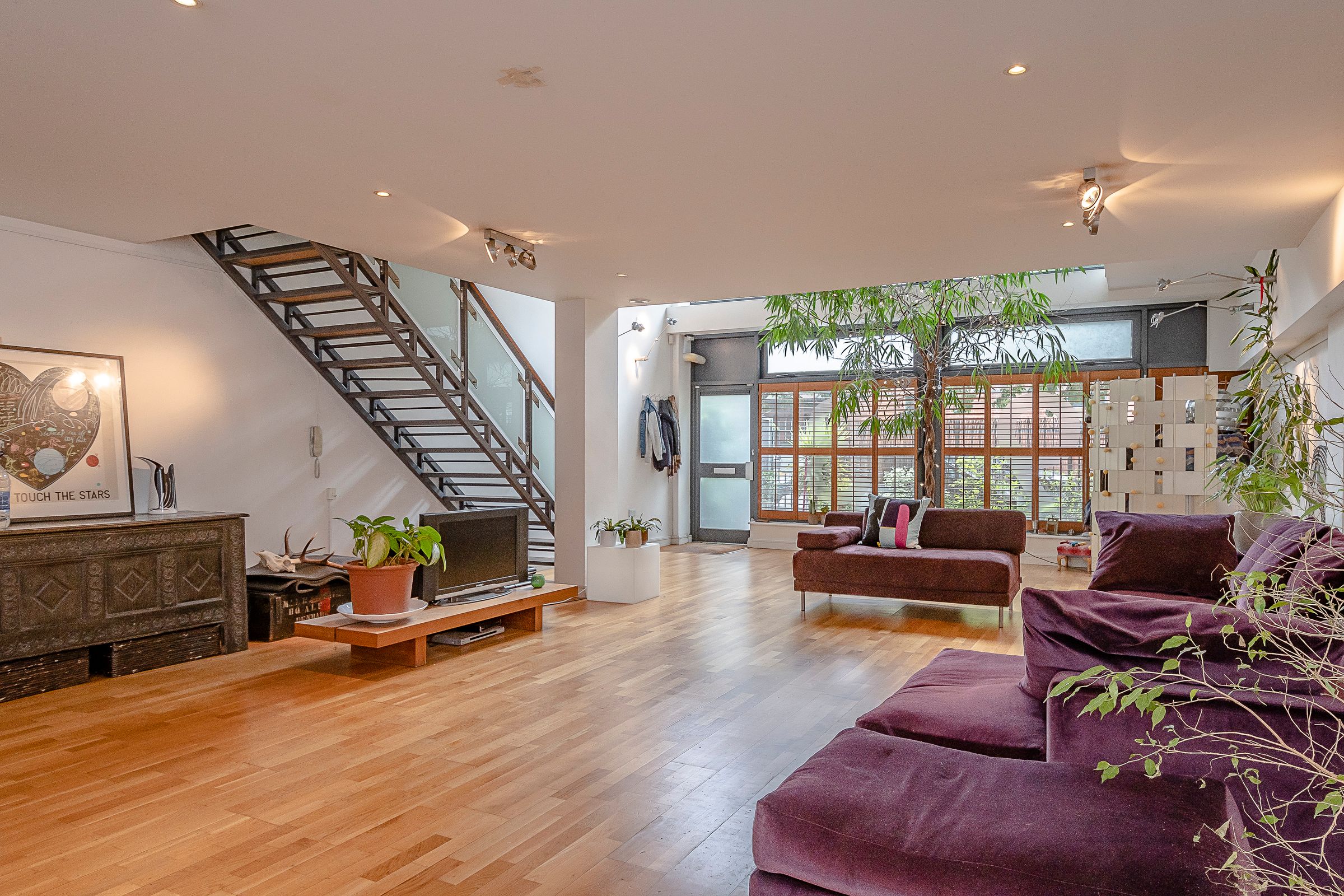 Fairfield Road Bow E3  