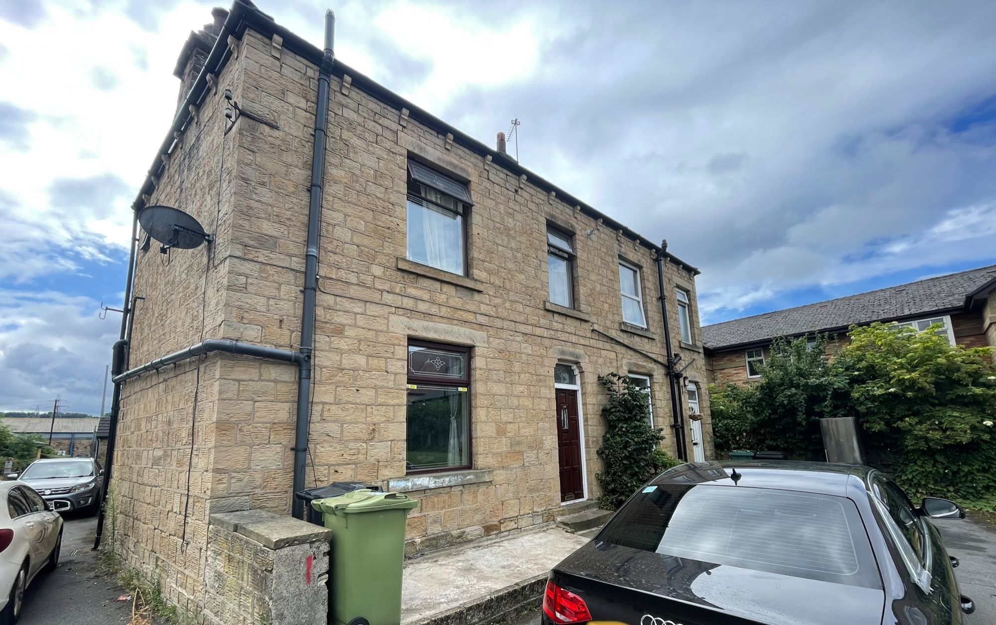 3 bed semidetached house for sale in Huddersfield Road, Ravensthorpe
