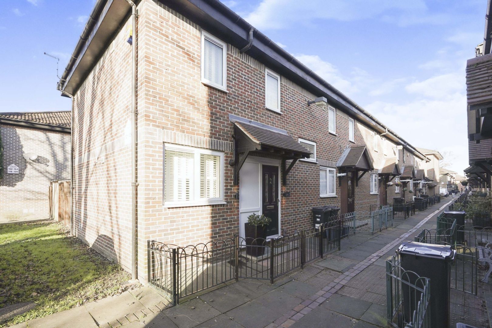 2 bed terraced house for sale in Tiptree Crescent, Ilford IG5 Zoopla