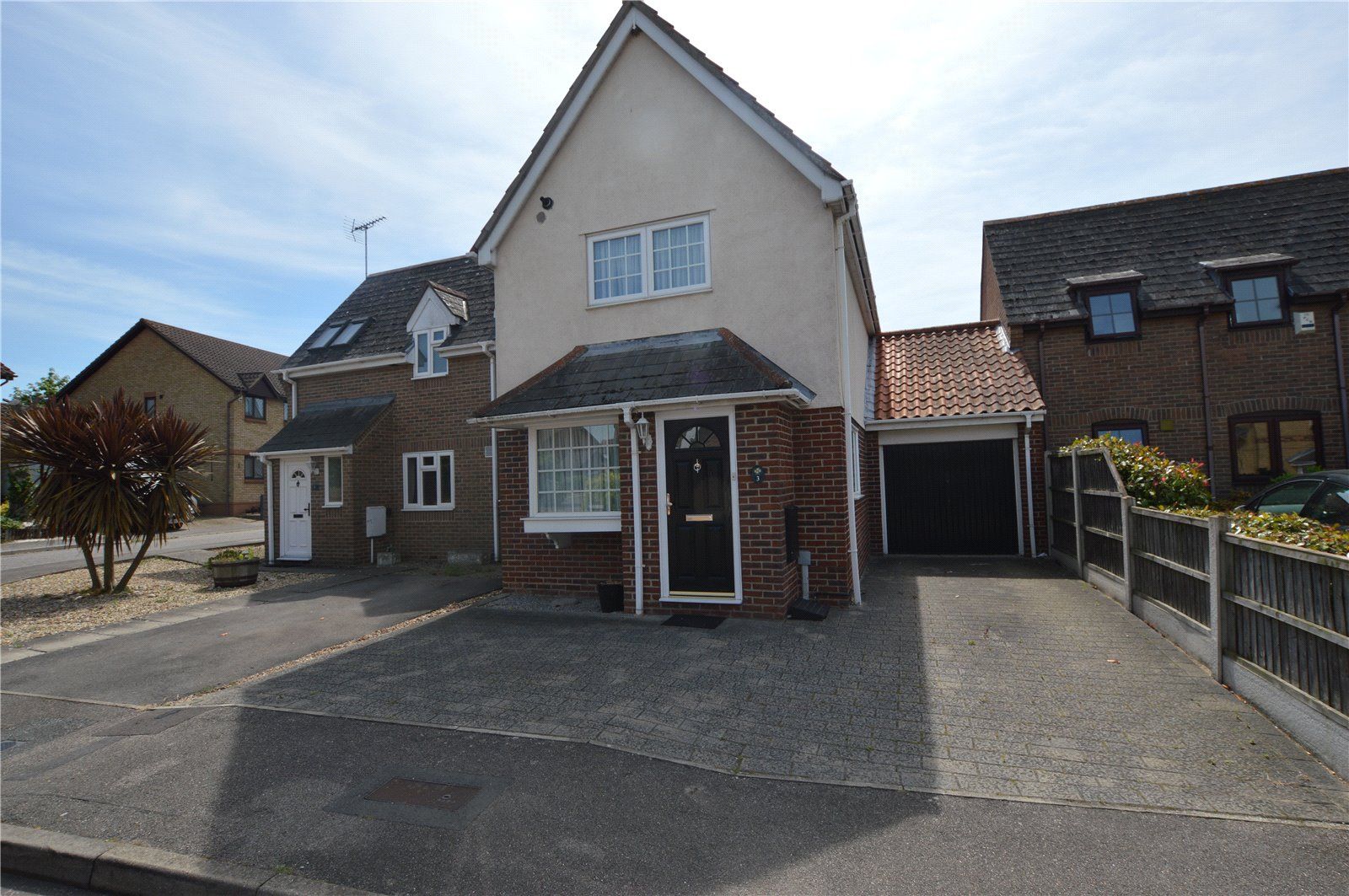 2 bed terraced house to rent in Napier Crescent, Wickford SS12 Zoopla