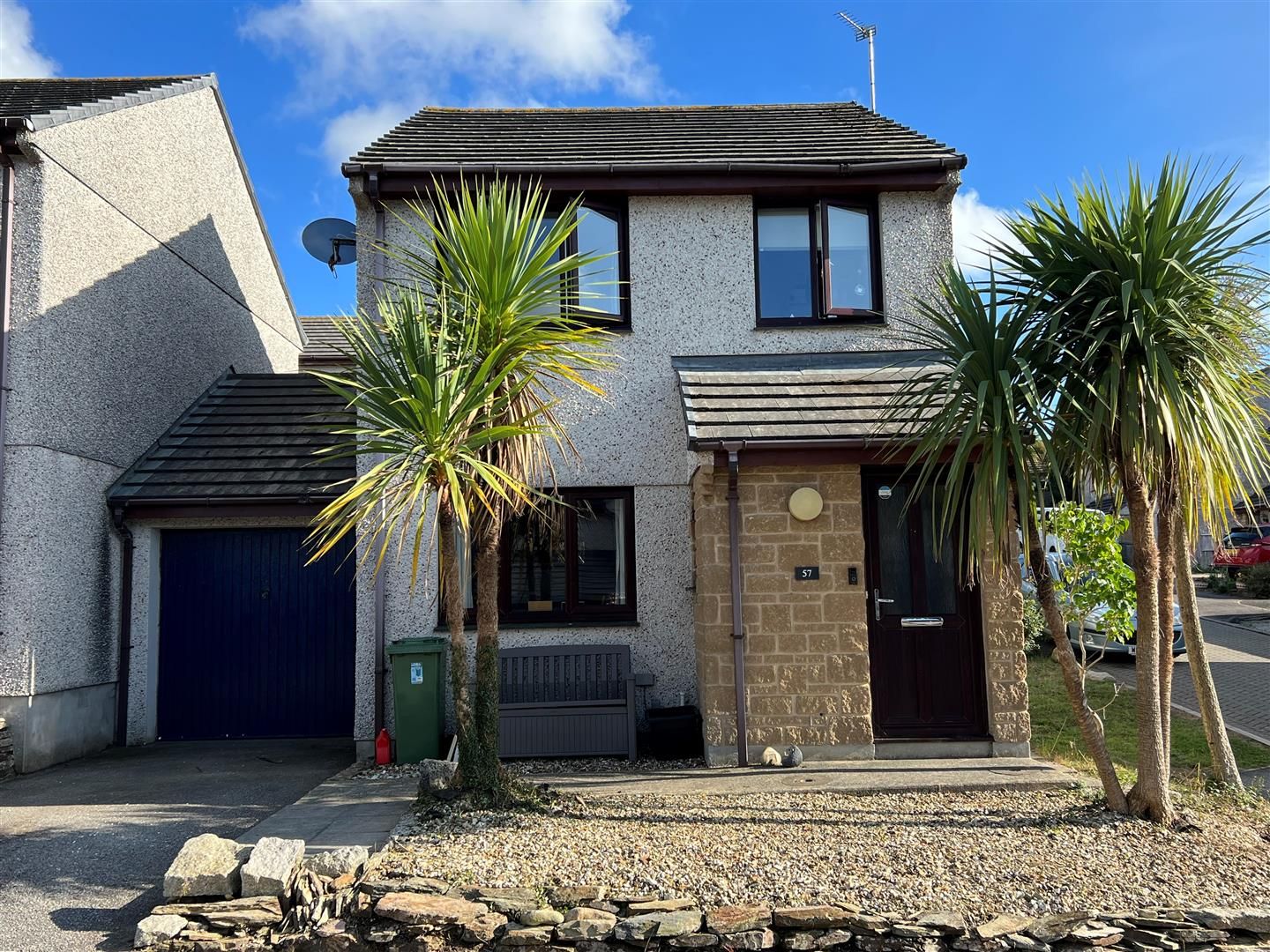 3 bed linkdetached house for sale in Gwarth An Drae, Helston TR13 Zoopla