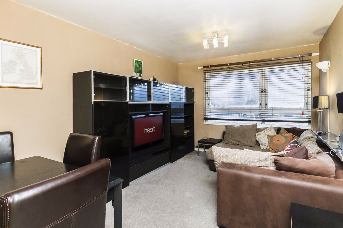 1 bed flat to rent in Nantes Close, London SW18 Zoopla