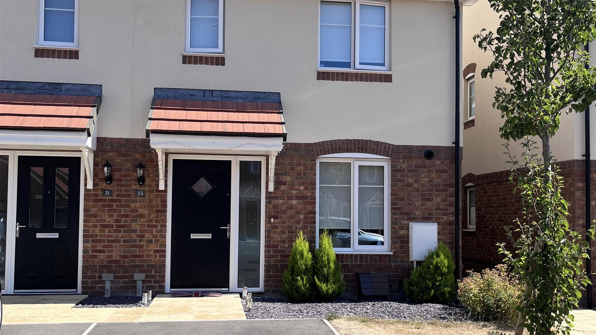 2 bed end terrace house for sale in 33, Marjoram Way, Didcot OX11 Zoopla