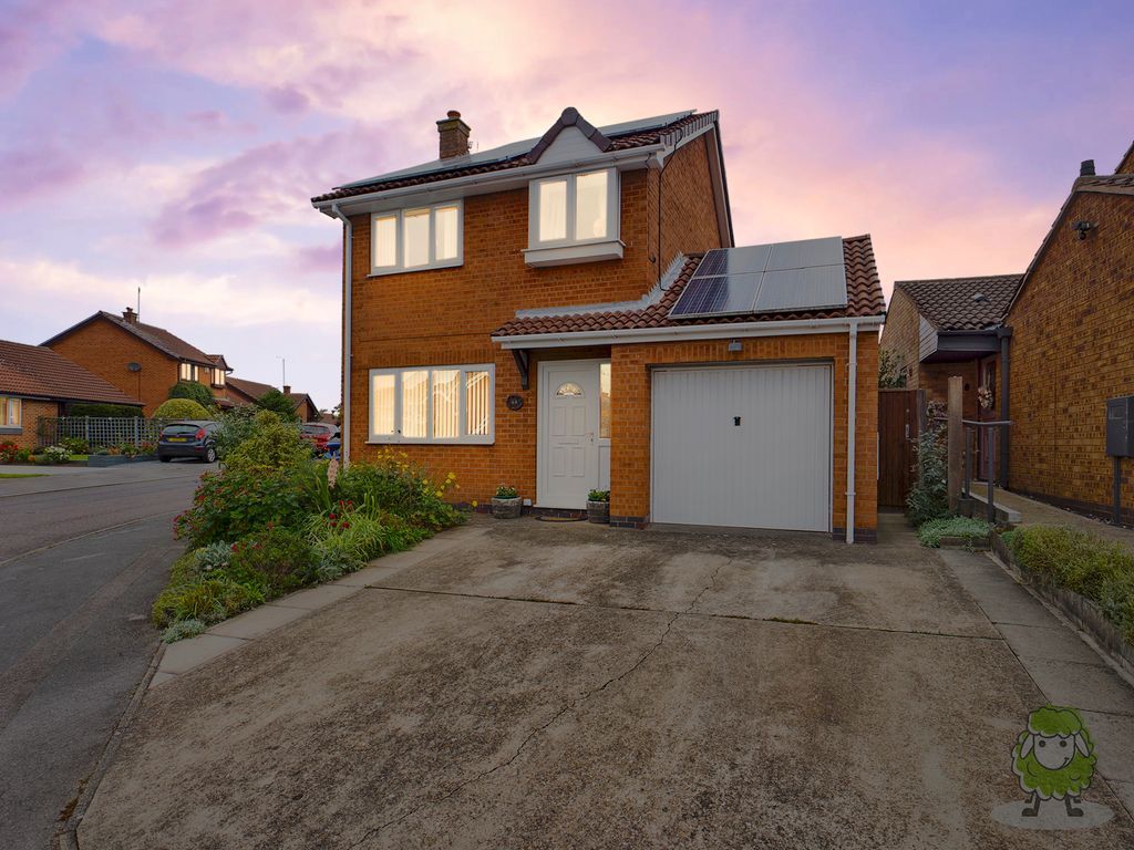 3 bed detached house for sale in Sycamore Close, Rainworth, Mansfield