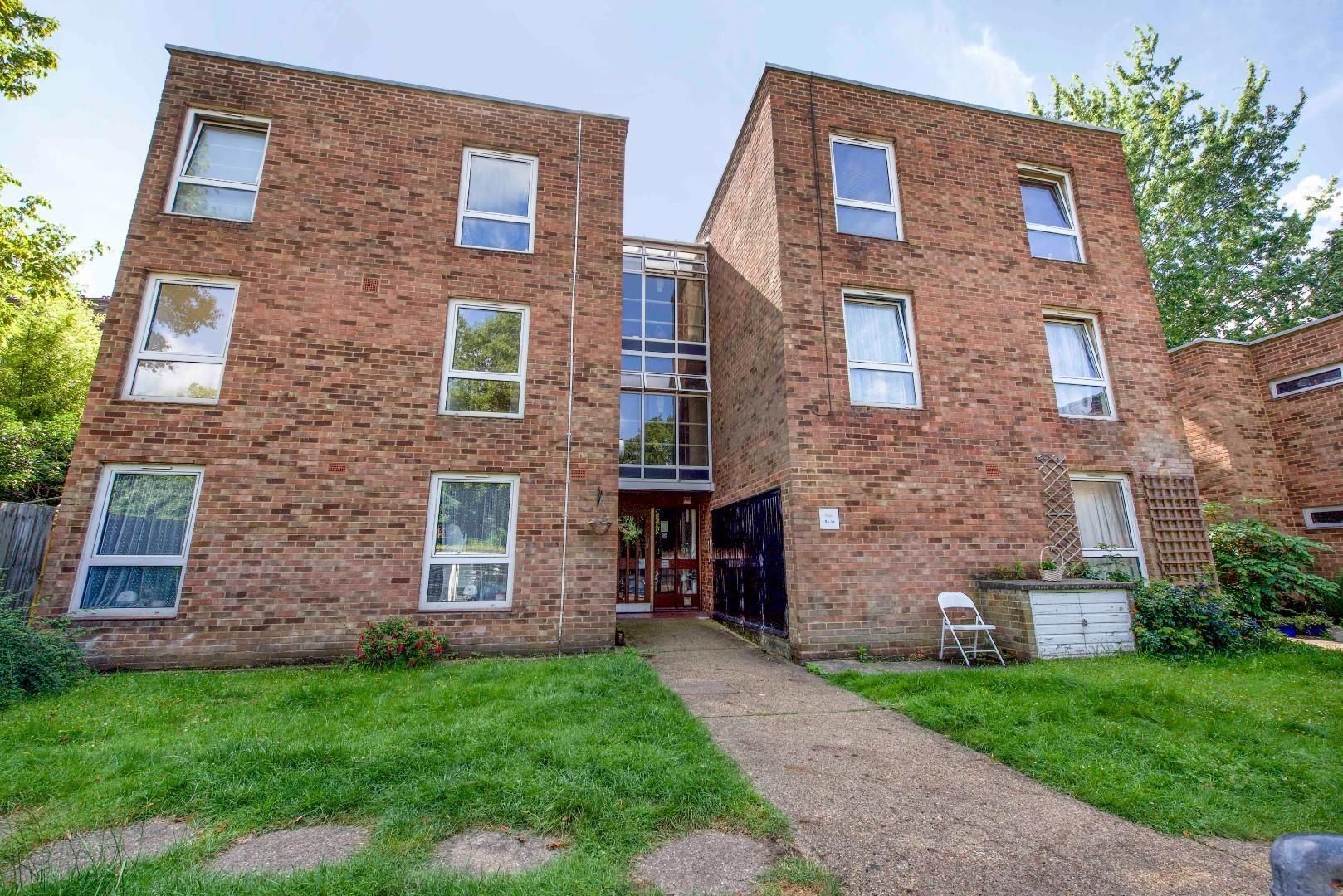 Melrose Road, Weybridge KT13  