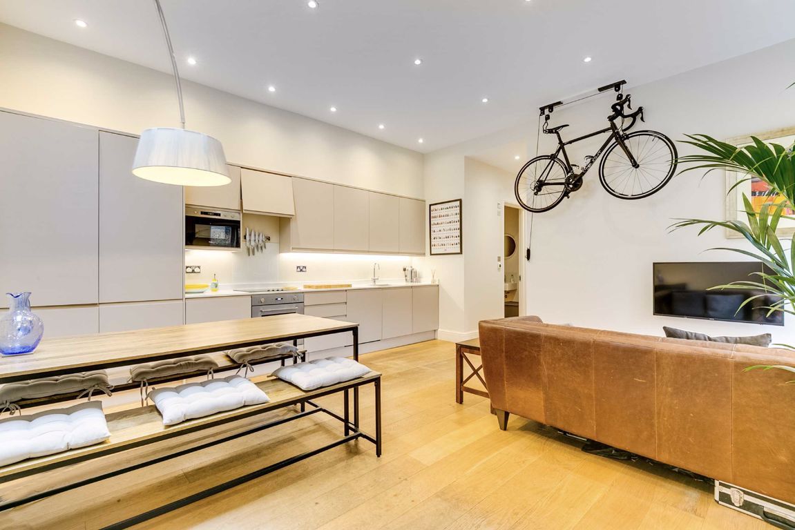 Kings Mall, King Street, London W6  