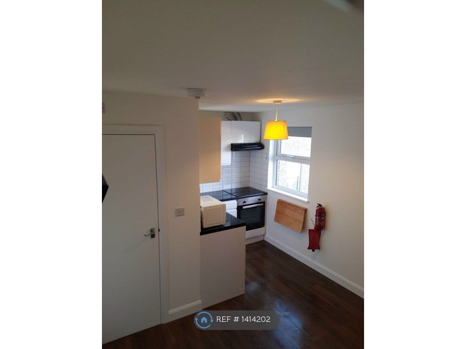 Studio to rent in West Hendon Broadway, London NW9 Zoopla