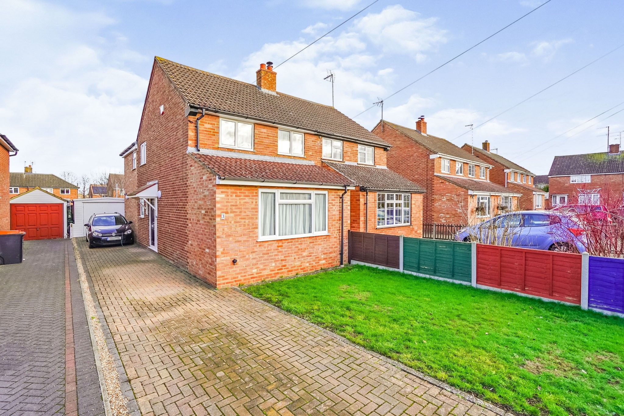 3 bed semidetached house for sale in Hinton Close, Leighton Buzzard