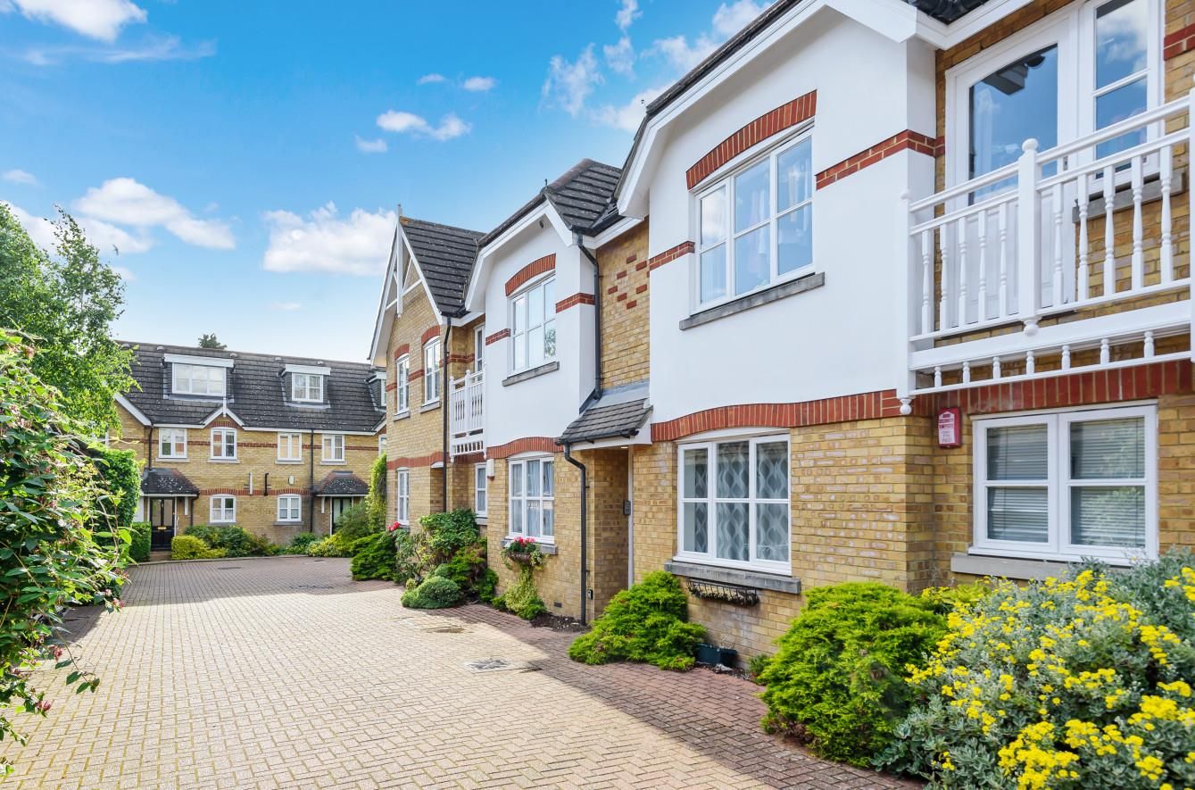 2 bed flat for sale in Whittington Mews, London N12 Zoopla