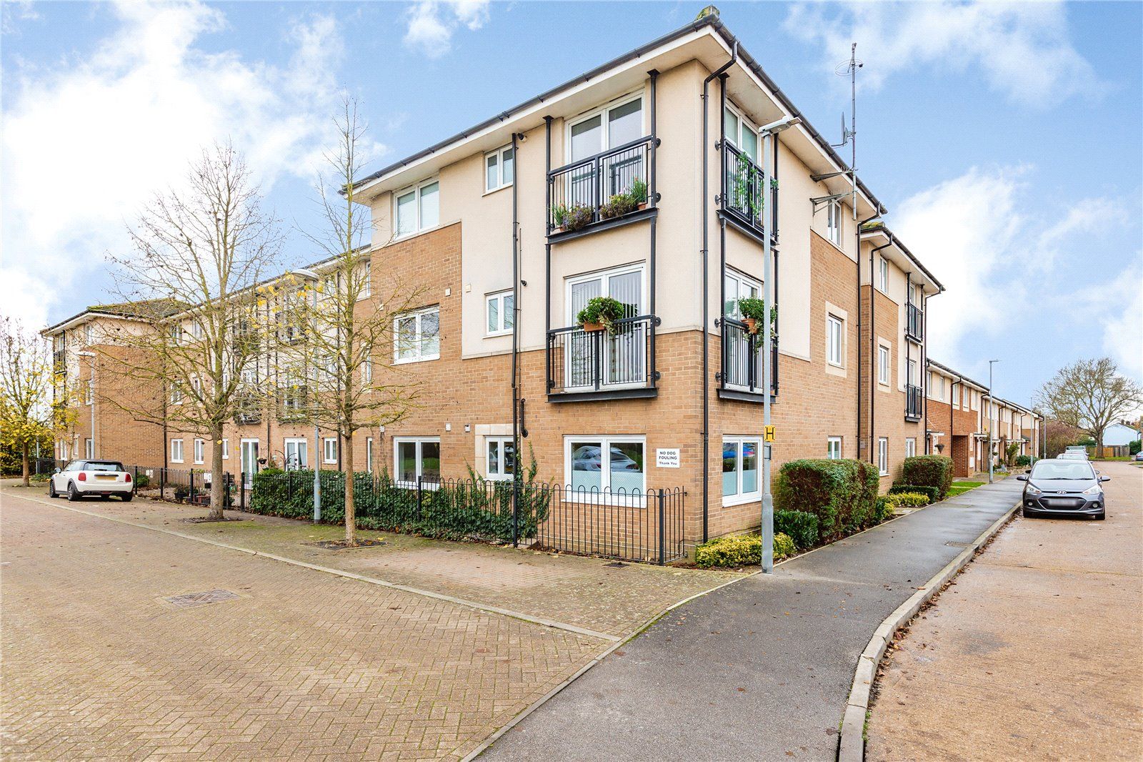 2 bed flat for sale in Derwent Court, Hobart Close, Chelmsford, Essex