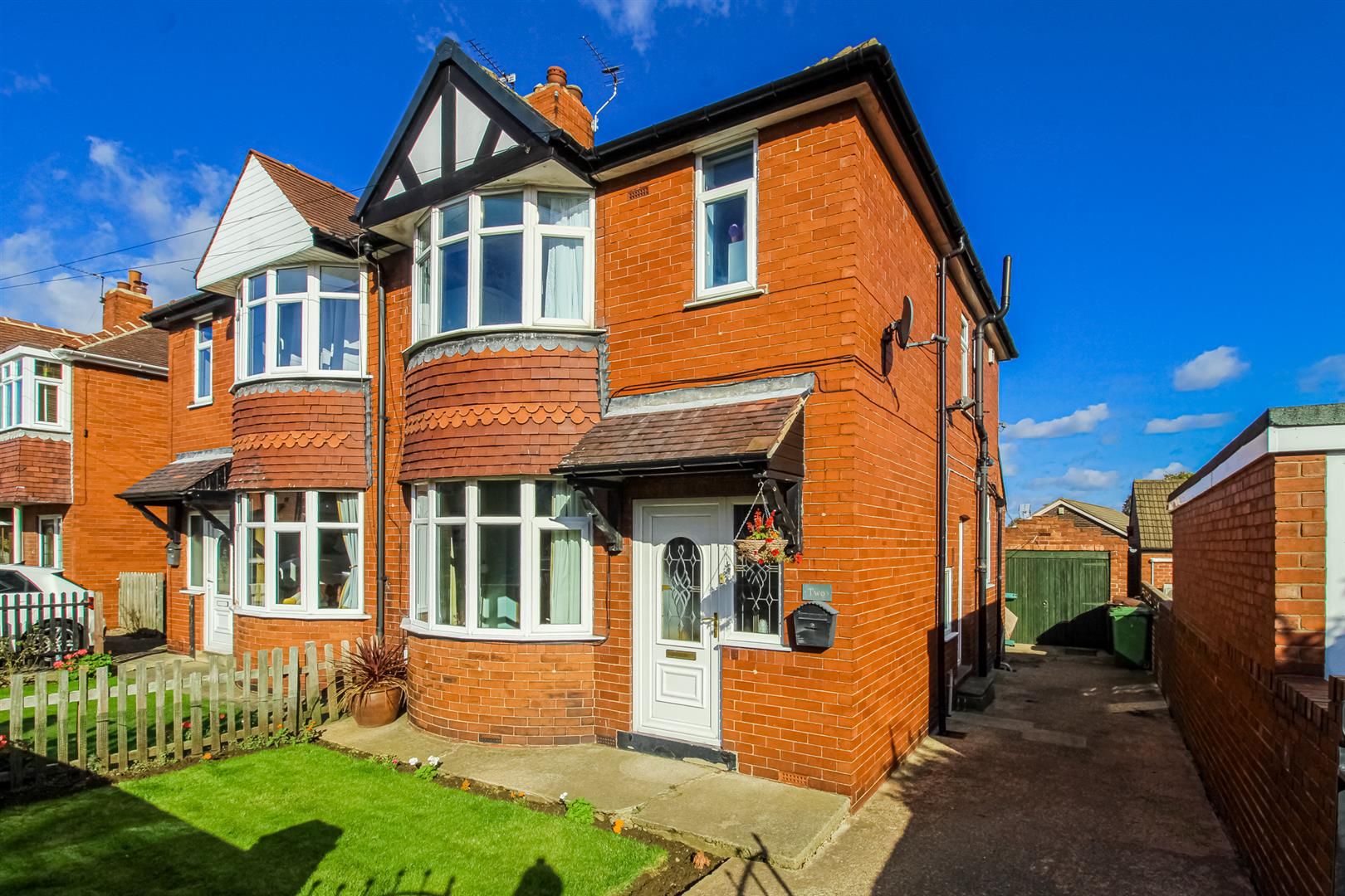 3 bed semidetached house for sale in Woodlands Avenue, Castleford WF10