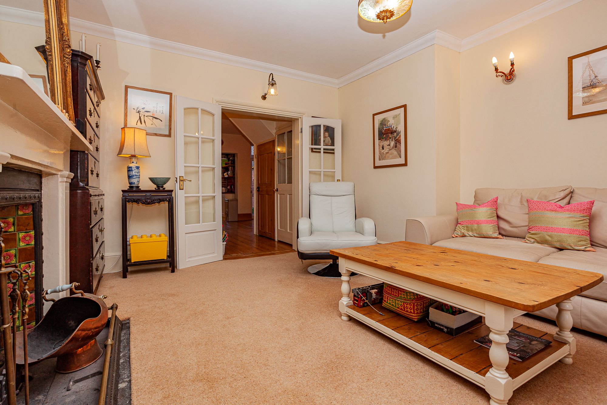 4 bed terraced house for sale in Tonbridge Road, Wateringbury, Kent