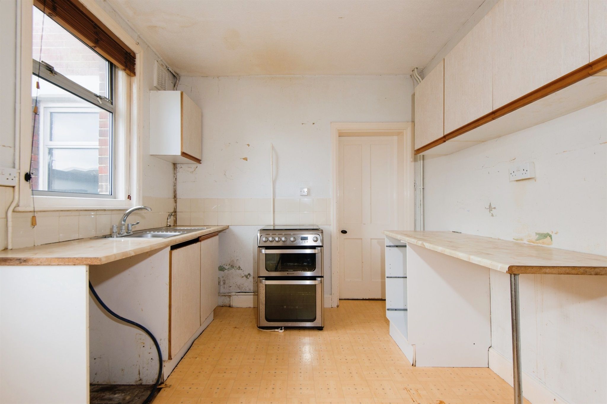 3 bed semidetached house for sale in Quayside Road, Southampton SO18