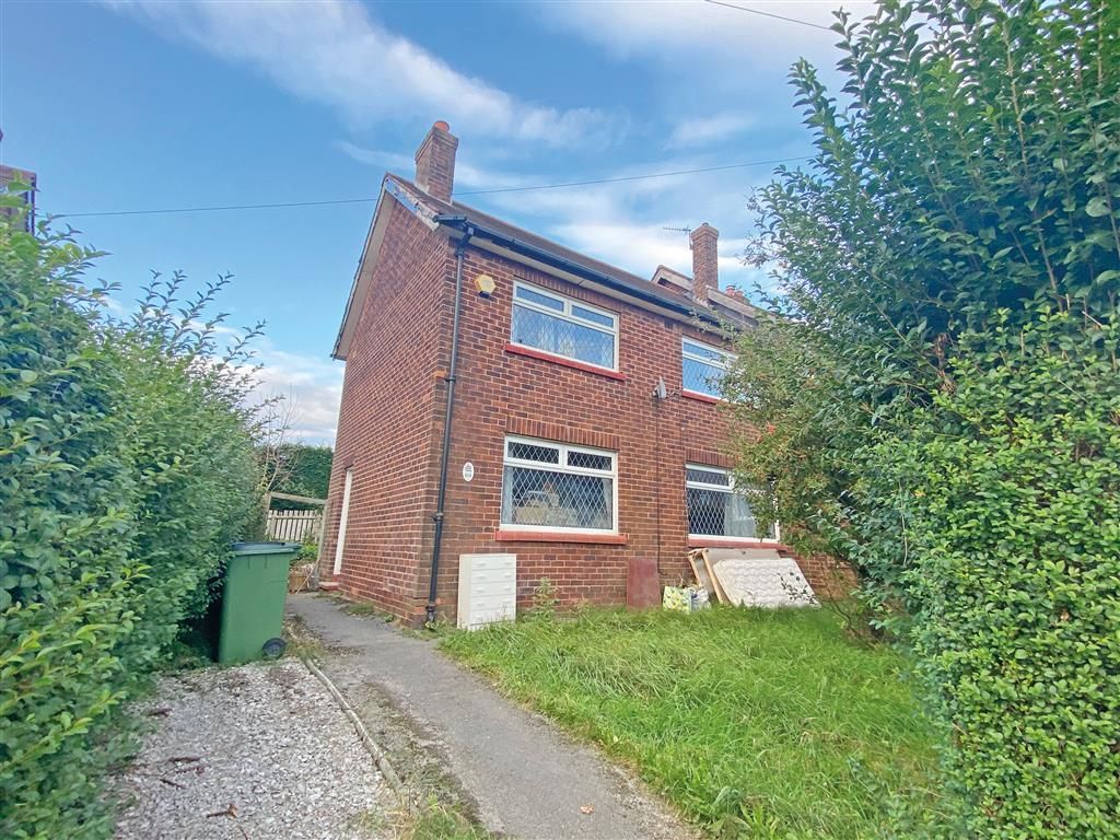 3 bed end terrace house for sale in Greenbank Crescent, Marple