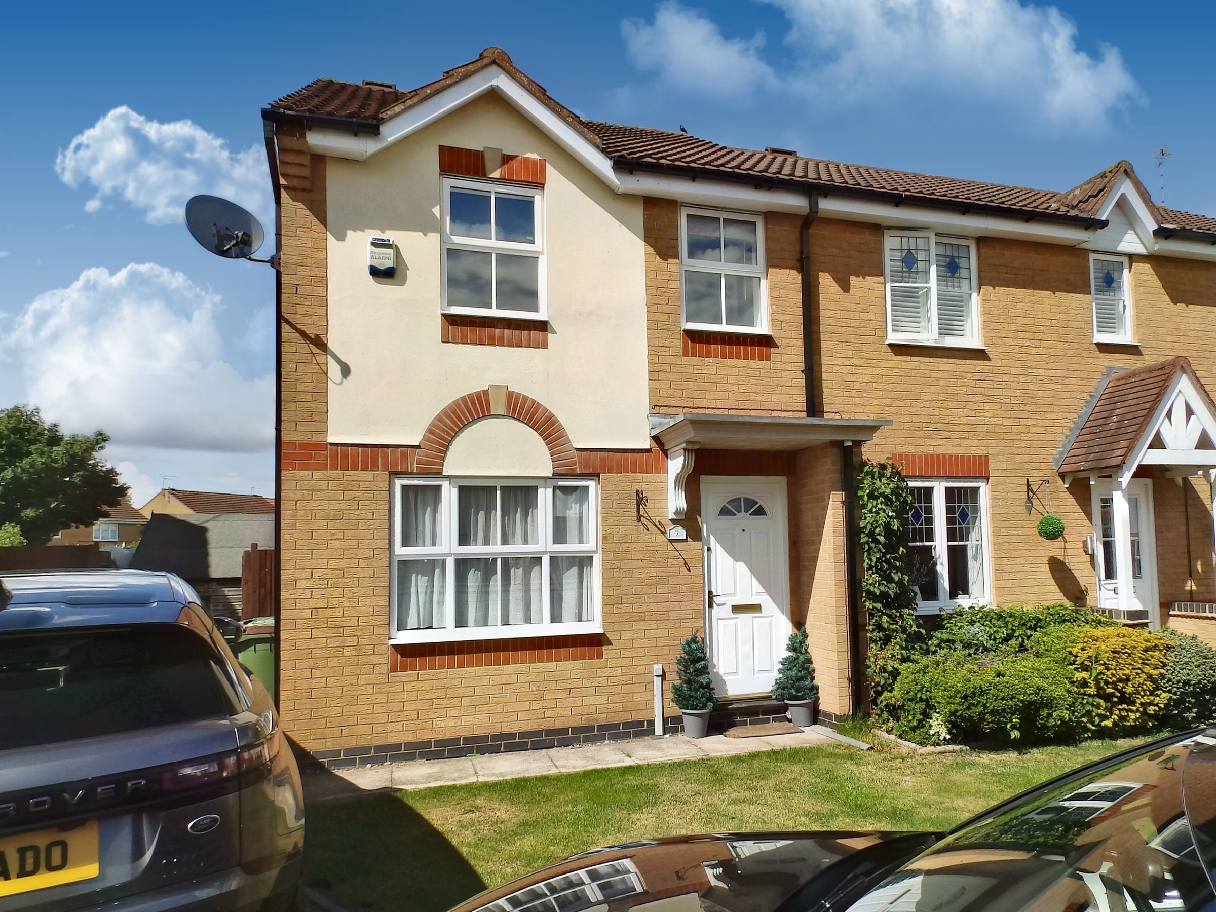 3 bed semidetached house to rent in Tristram Close, Leicester Forest