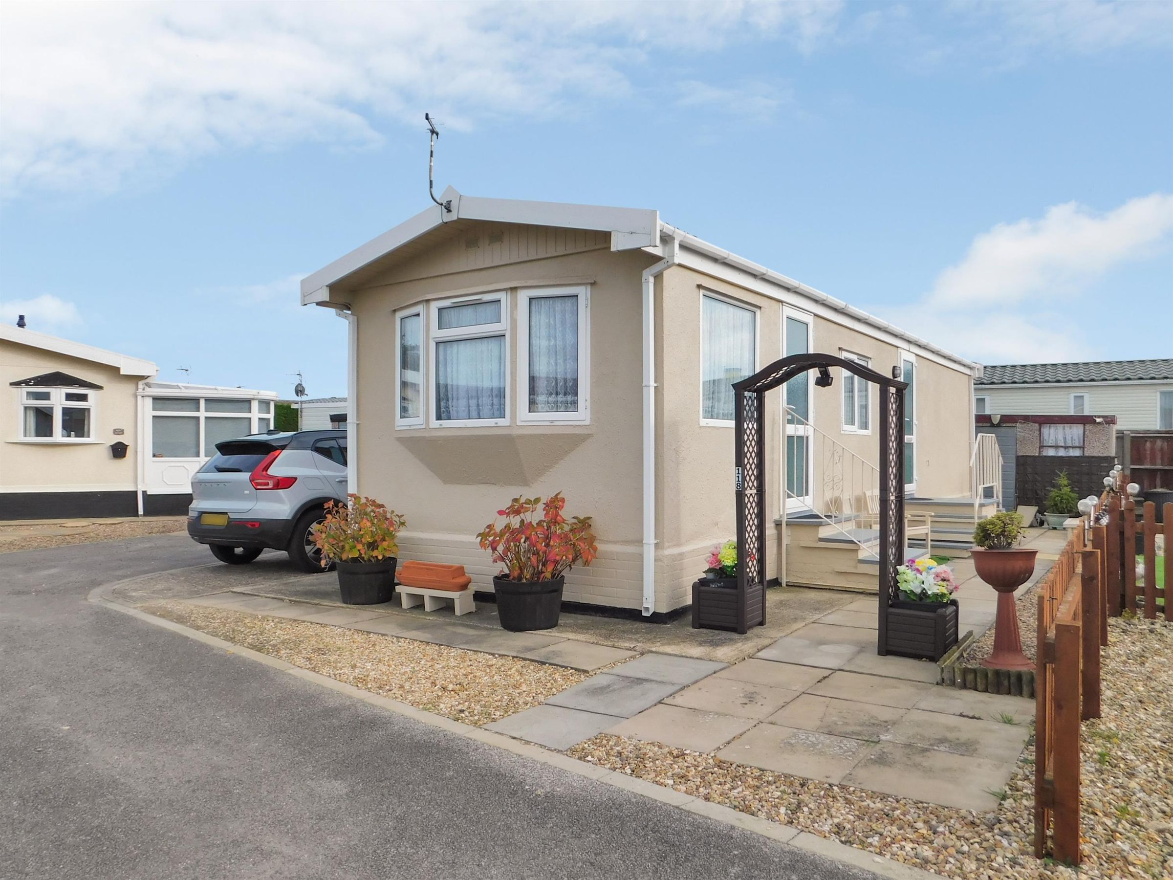 2 bed mobile/park home for sale in Canada Close, Beacon Park Home