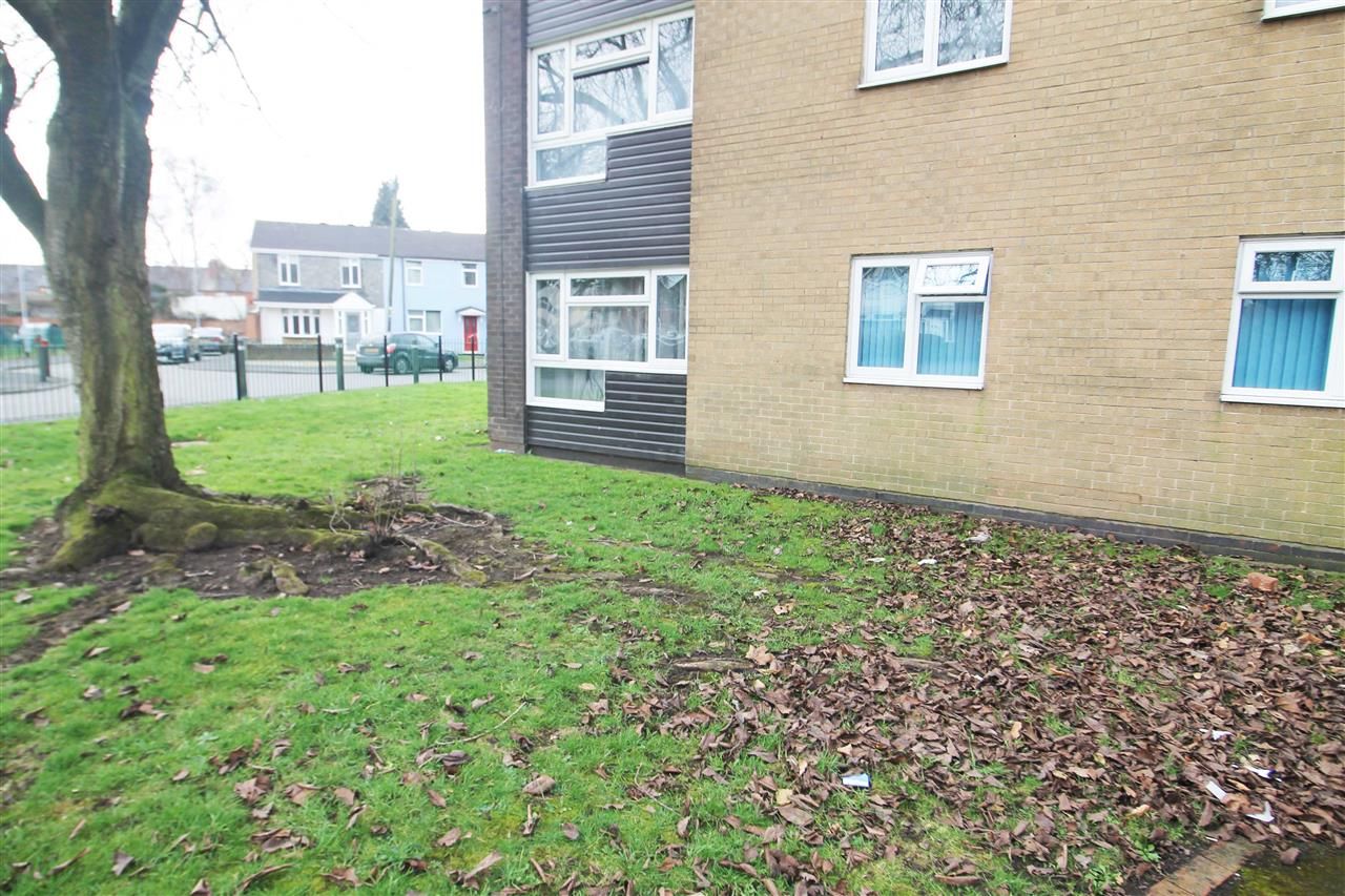 2 bed flat for sale in Reedswood Gardens, Walsall WS2 Zoopla
