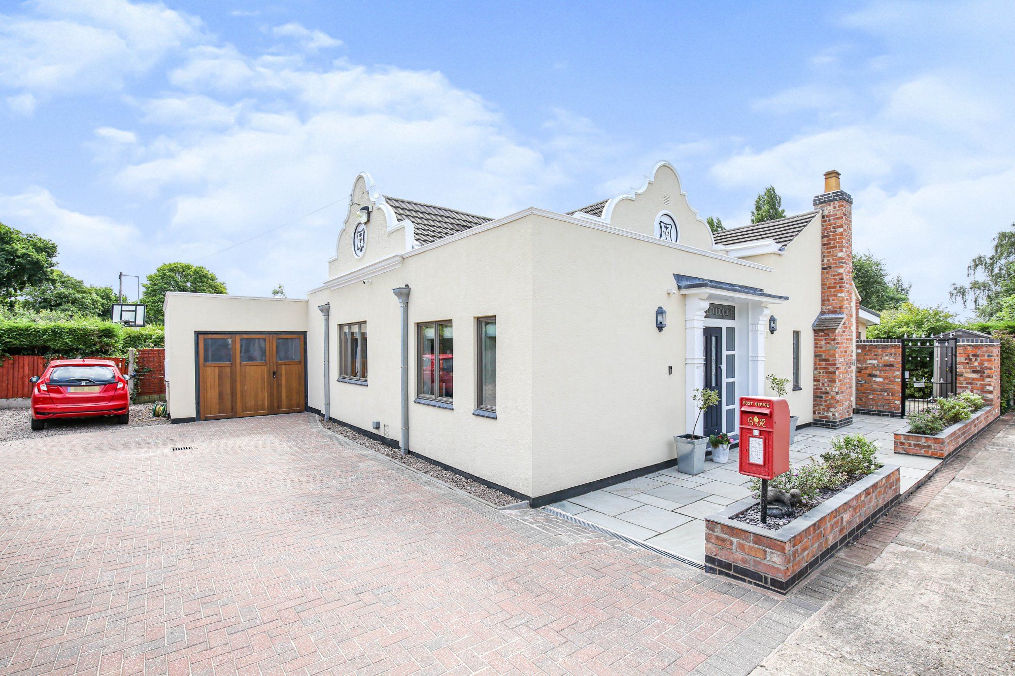 2 bed detached bungalow for sale in Watling Street, Mile Oak, Tamworth