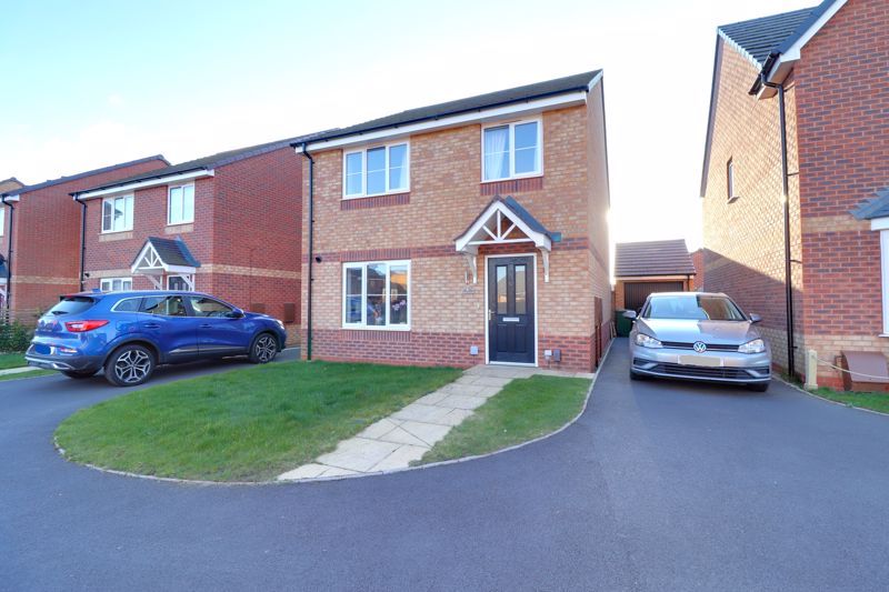 4 bed detached house for sale in Paterson Drive, Marston Grange