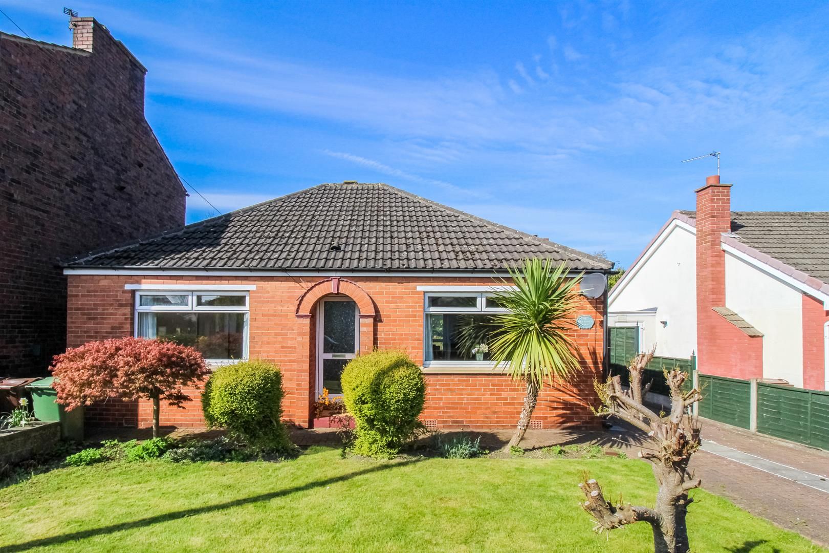 2 bed detached bungalow for sale in Spa Croft Road, Ossett WF5 Zoopla