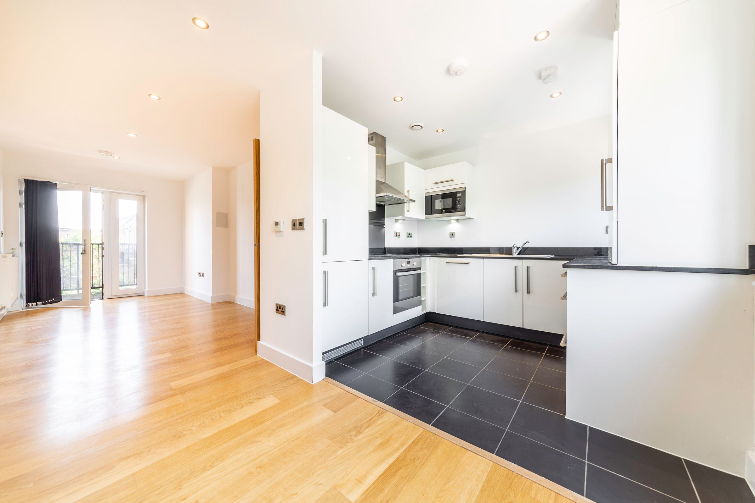 2 bed flat to rent in Fairthorn Road, Victoria Way, Charlton, London