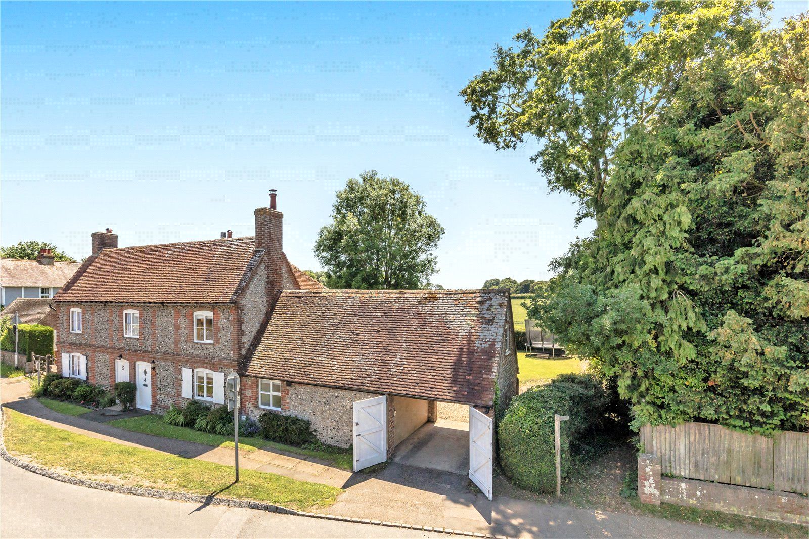 4 bed semidetached house for sale in West Stoke Road, Lavant