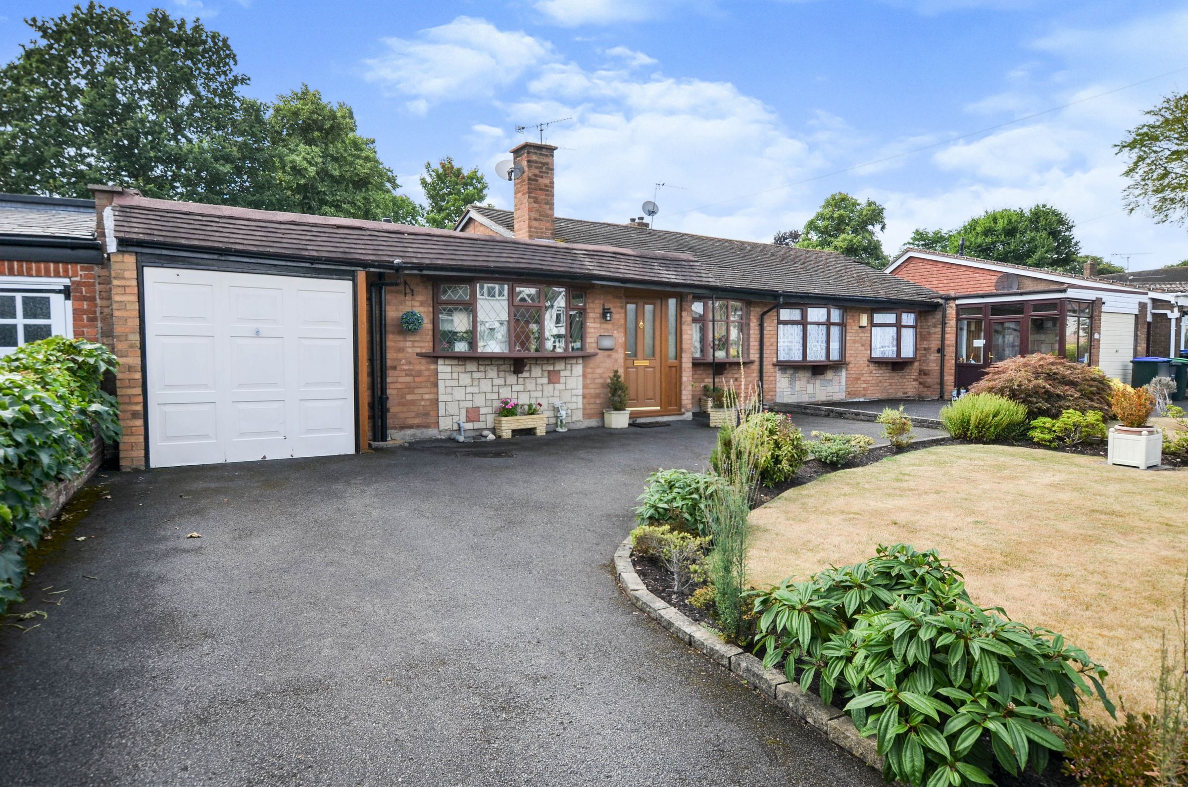2 bed semidetached bungalow for sale in Pages Lane, Great Barr B43