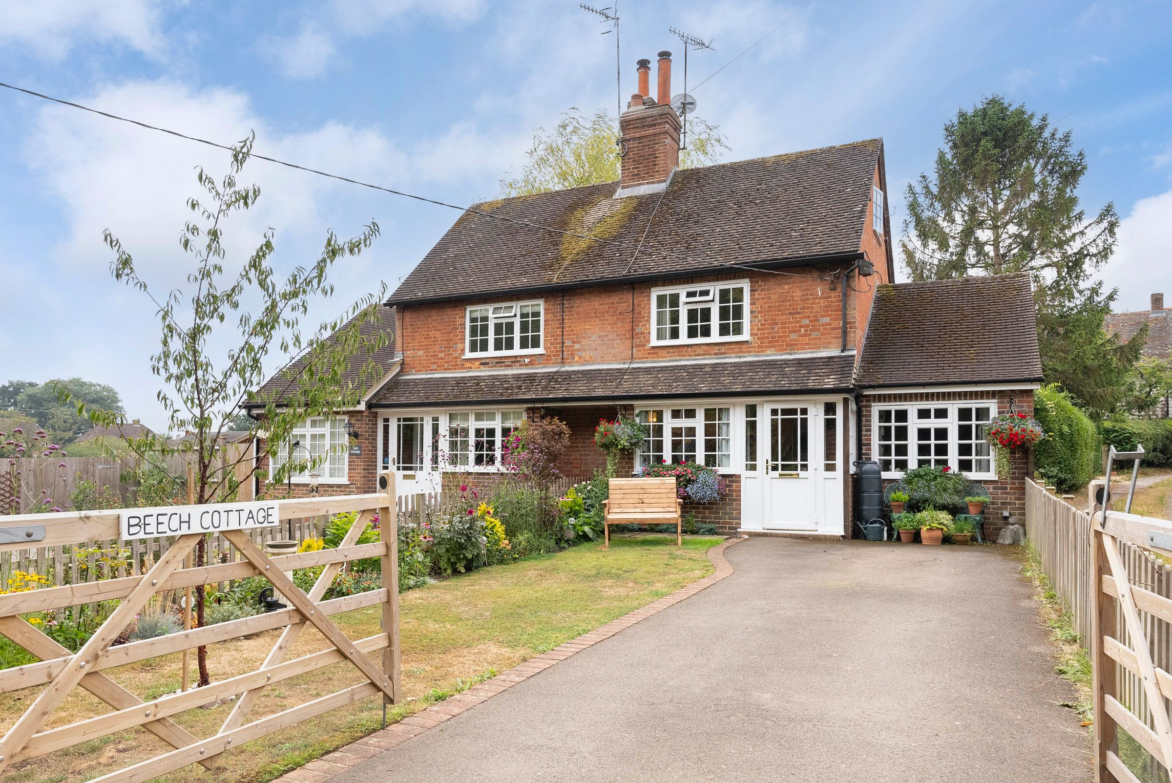 2 bed semidetached house for sale in Kingsland, Newdigate, Dorking RH5