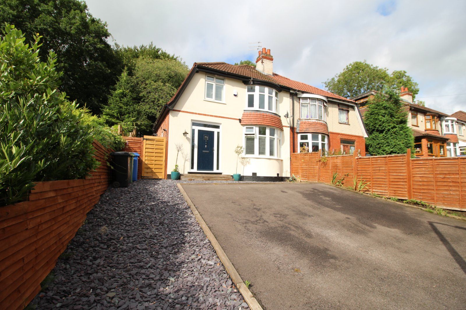 3 bed semidetached house for sale in Valley Road, Bredbury, Stockport