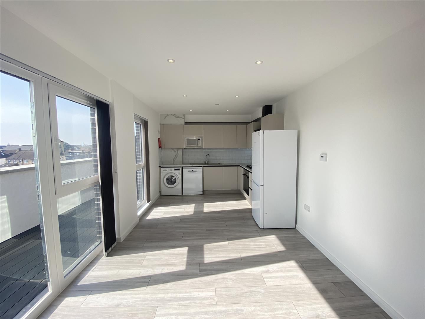 2 bed flat to rent in High Road, Chadwell Heath, Romford RM6 Zoopla