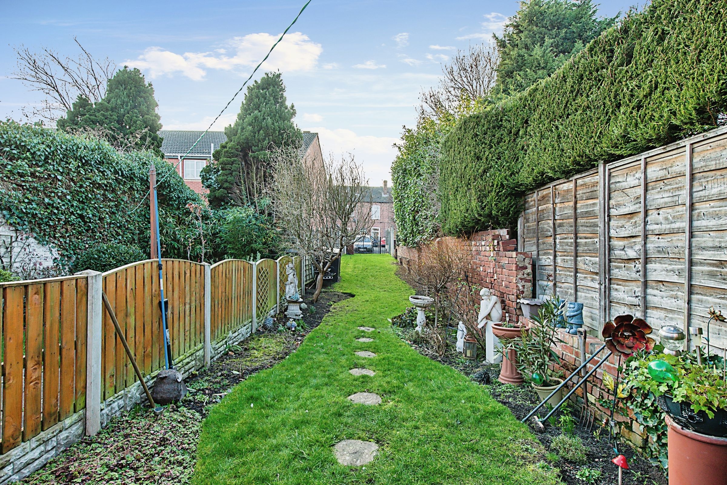 2 bed terraced house for sale in Beancroft Road, Castleford, West