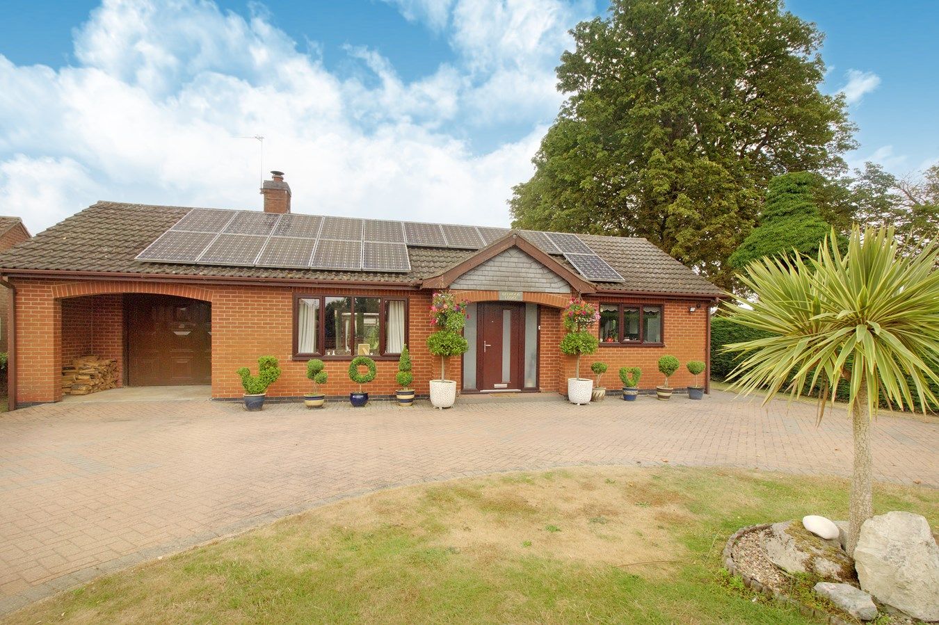 5 bed detached bungalow for sale in King Edward Street, Belton