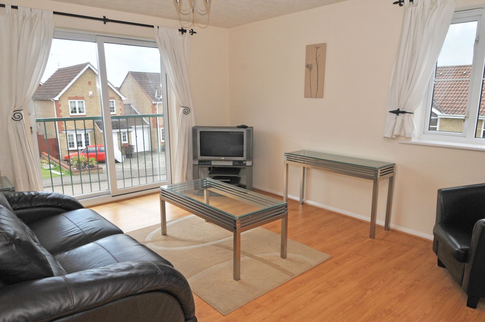 2 bed flat to rent in Lyon Close, Maidenbower, Crawley RH10 Zoopla
