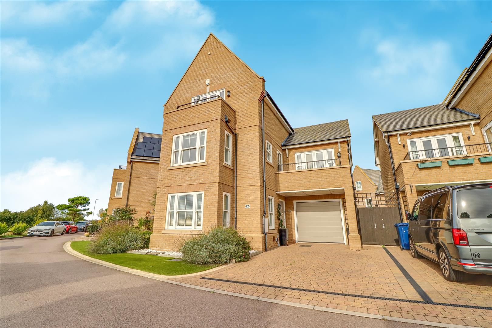 4 bed property for sale in Gunners Rise, Shoeburyness, SouthendOnSea