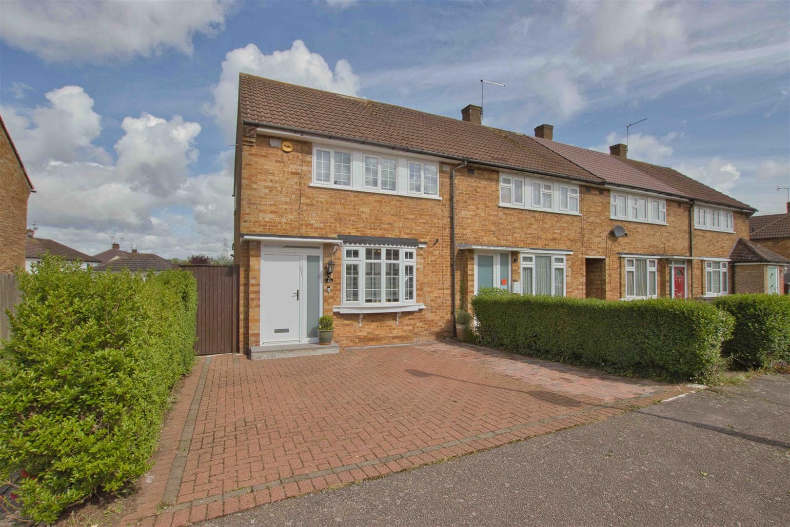 3 bed end terrace house for sale in Stevenage Crescent, Borehamwood WD6