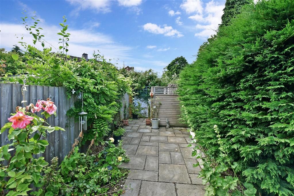 2 bed terraced house for sale in Station Road, Eynsford, Dartford, Kent