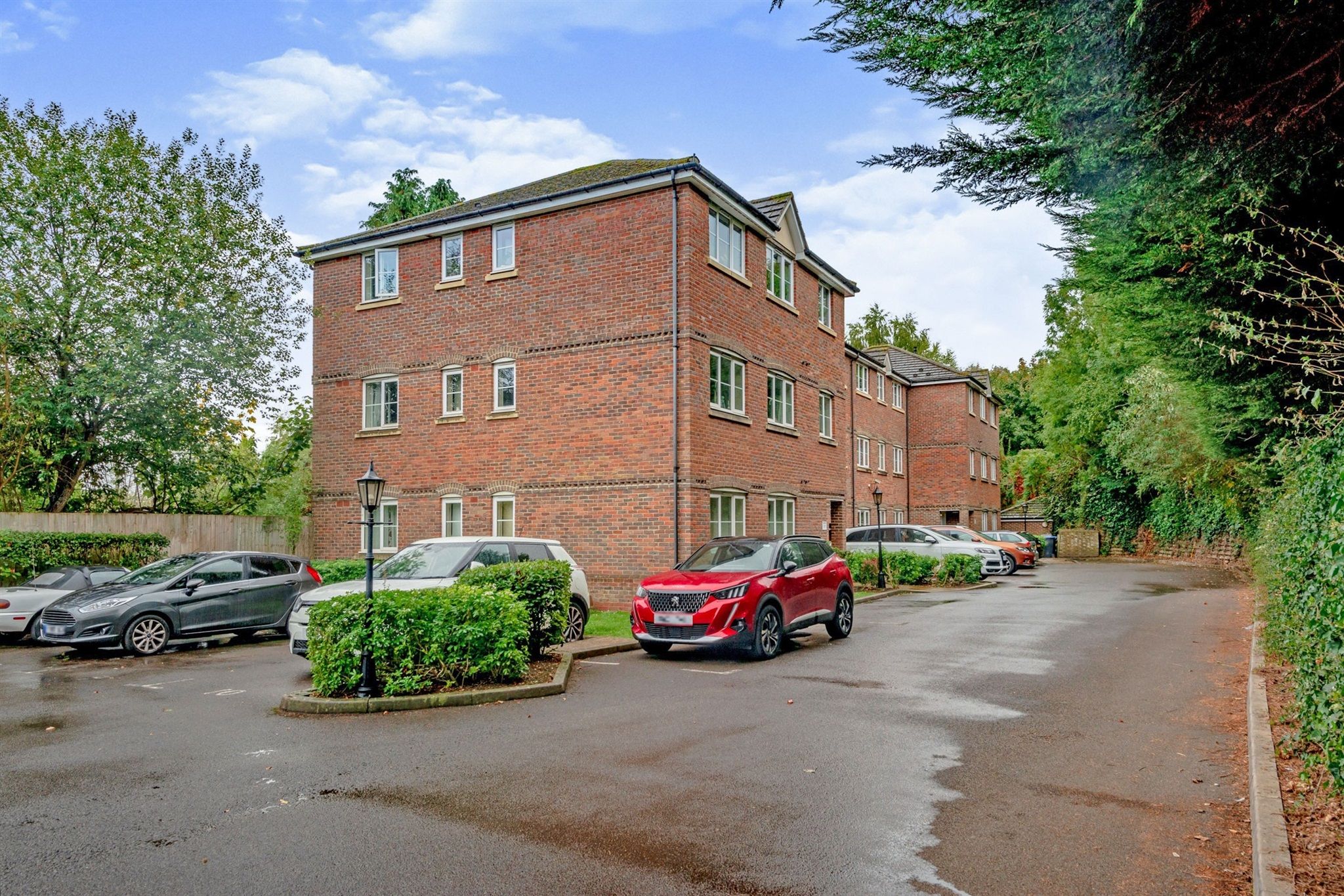 2 bed flat for sale in Latimer Court, Earlswood, Redhill RH1 Zoopla