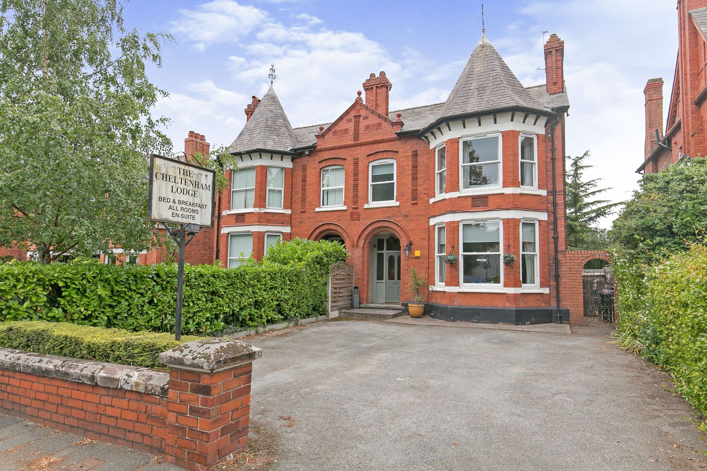 8 bed semidetached house for sale in Hoole Road, Chester CH2 Zoopla