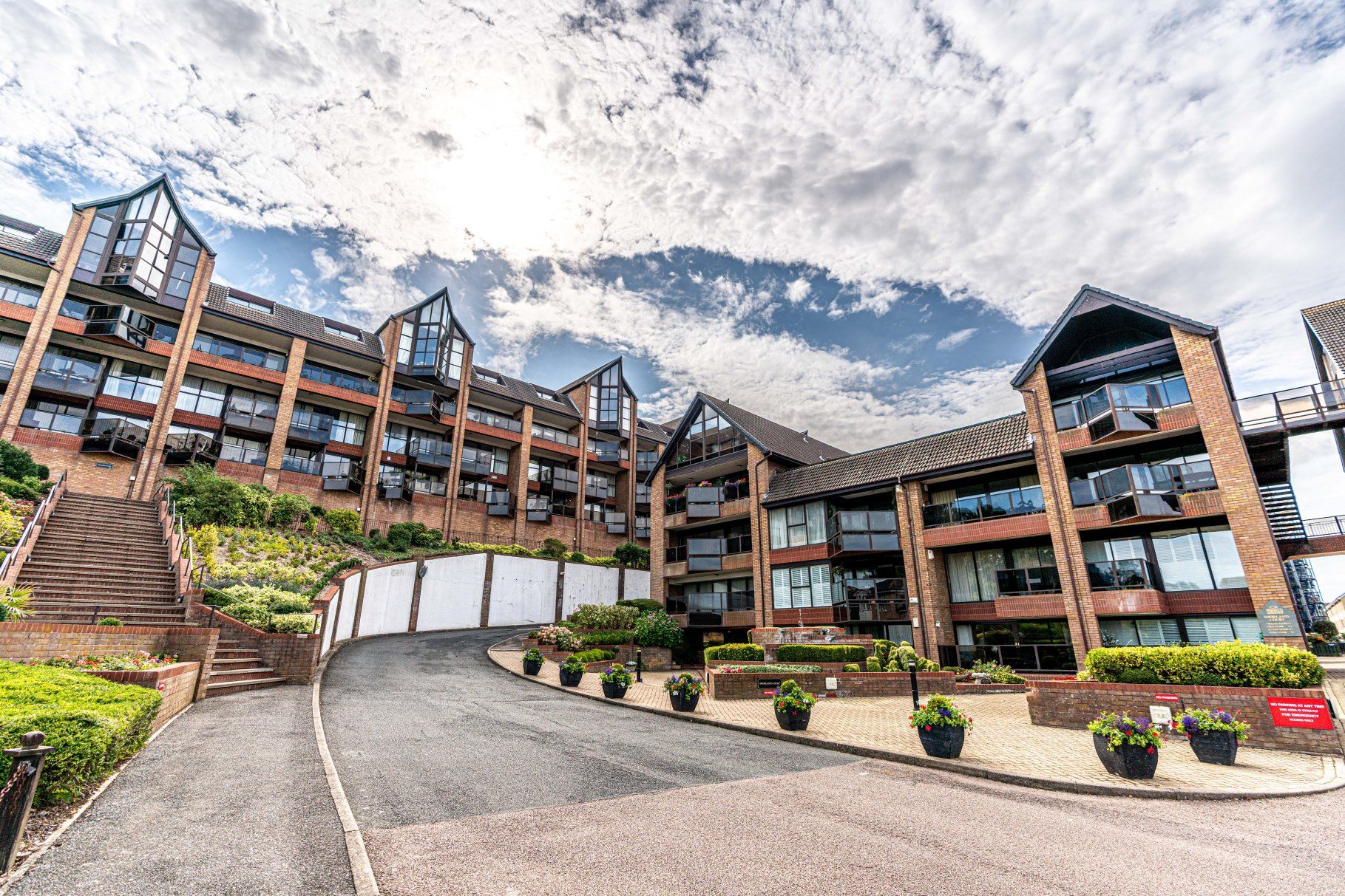 2 bed flat to rent in Shorland Court, Esplanade, Rochester, Kent ME1