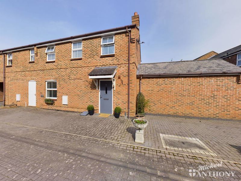 3 bed end terrace house for sale in Crowell Mews, Aylesbury HP19 Zoopla