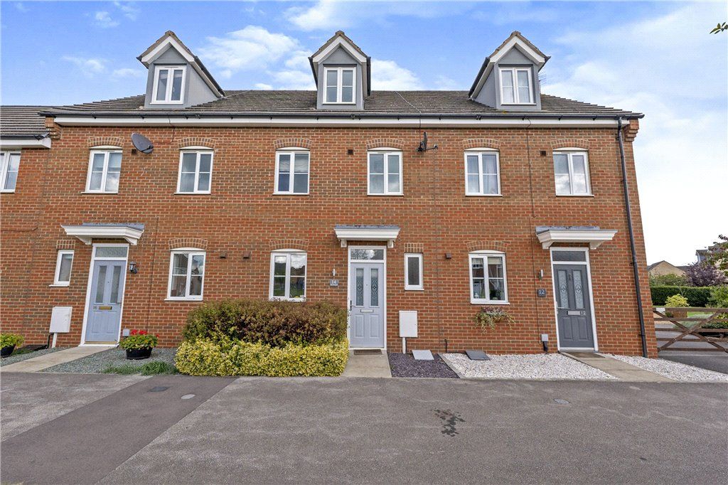 3 bed terraced house for sale in The Pollards, Bourne, Lincolnshire