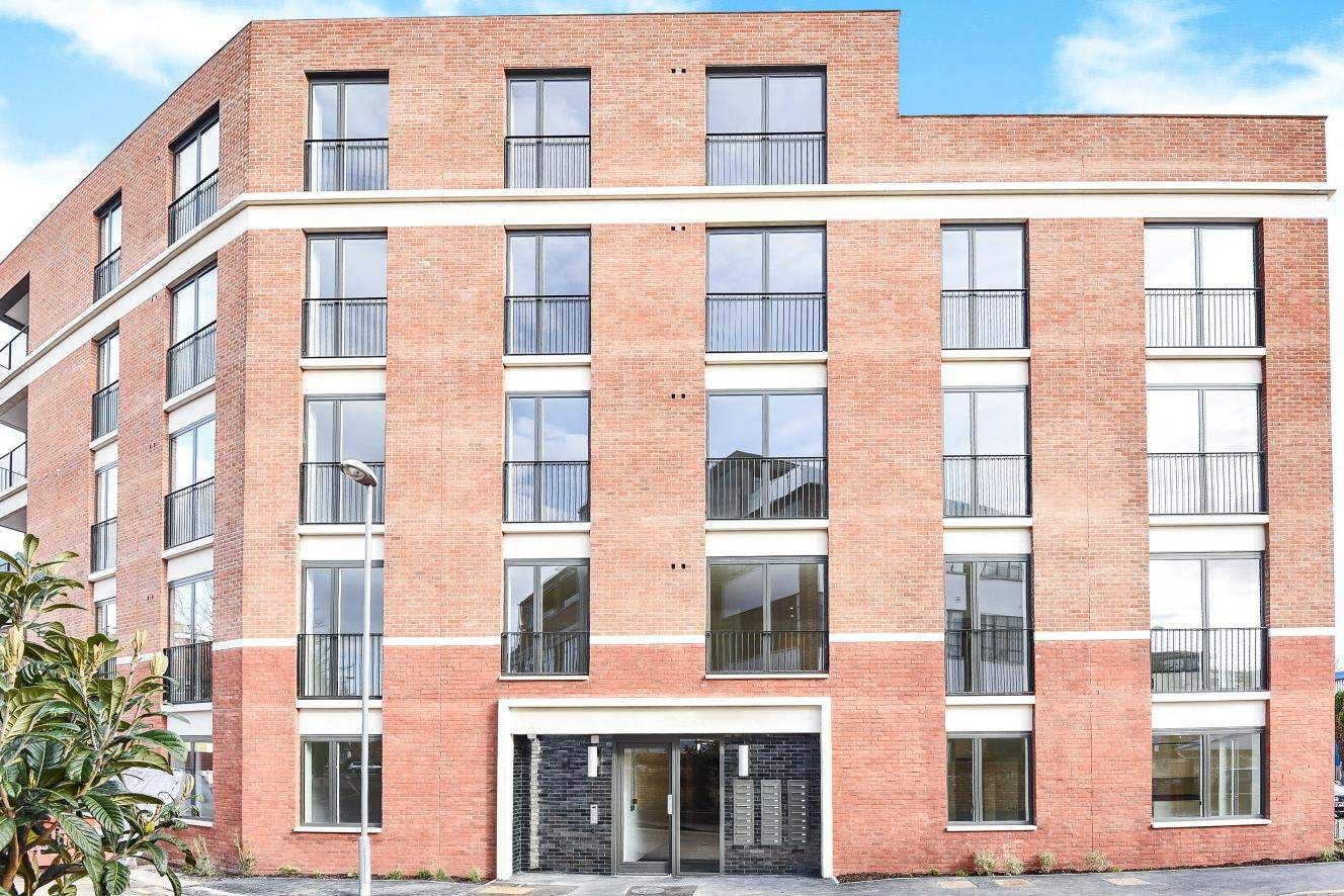 2 bed flat for sale in Cowleaze Road, Kingston Upon Thames KT2 Zoopla