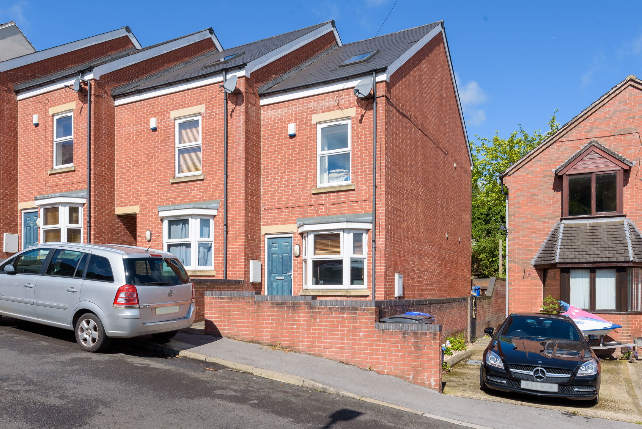 4 bed end terrace house for sale in Fulton Road, Walkley, Sheffield S6