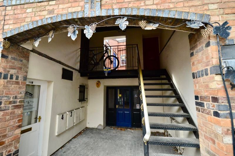 1-bed-flat-for-sale-in-abbot-lichfield-house-vine-street-evesham-wr11