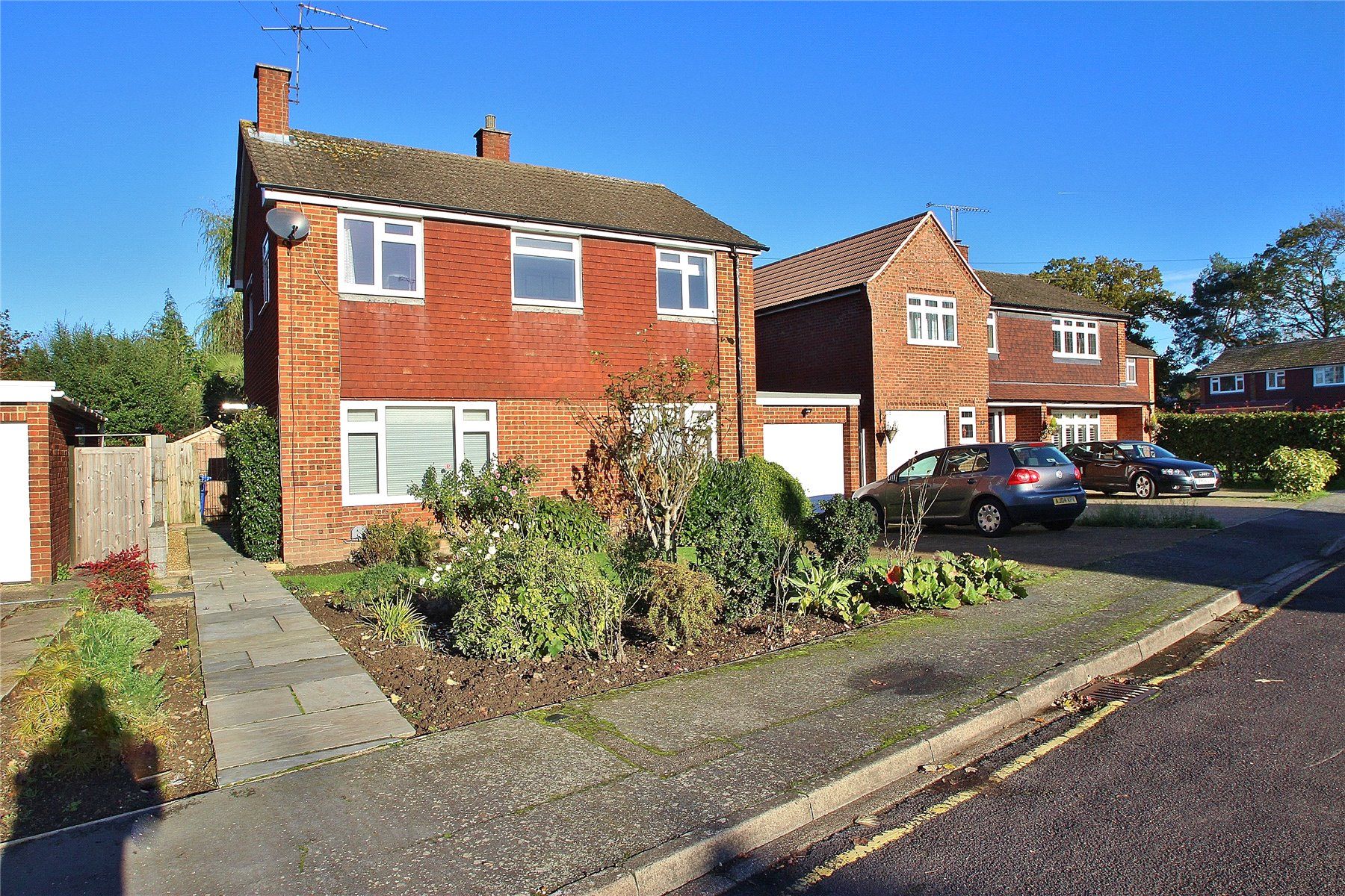 3 bed detached house for sale in Horsell, Surrey GU21 Zoopla