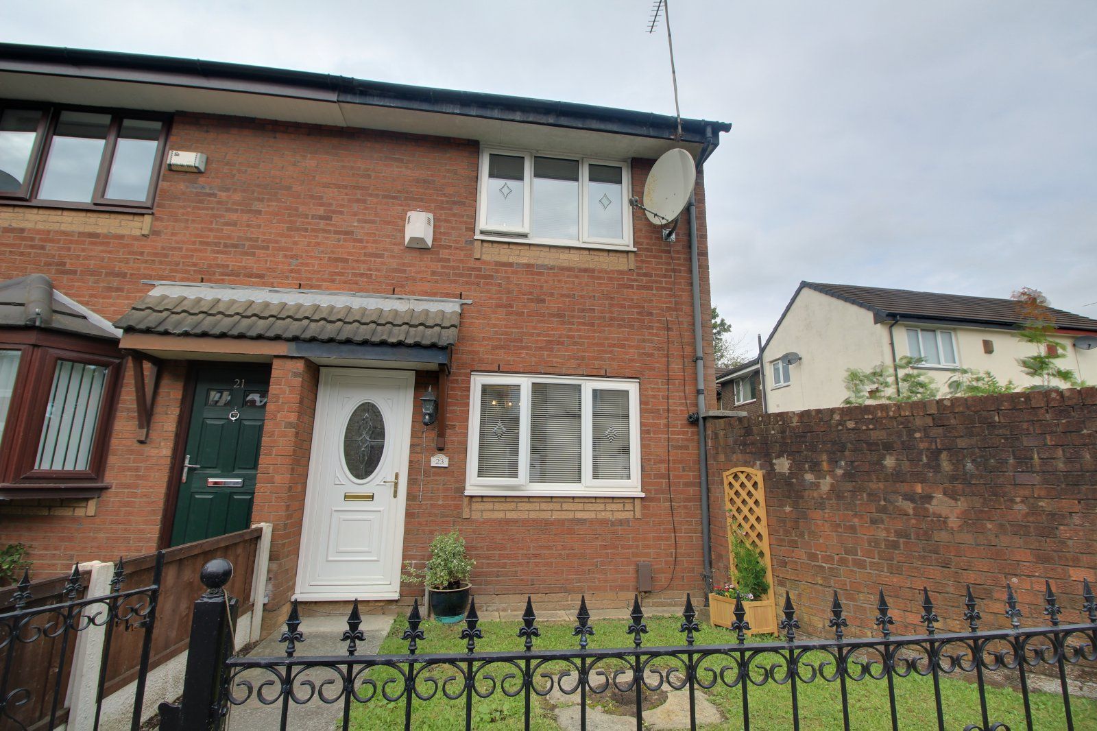 2 bed end terrace house for sale in Albert Street, Bury, Greater