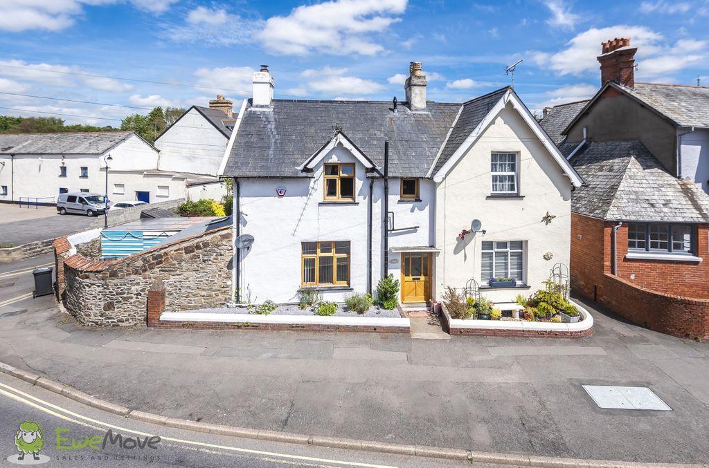 2 bed semidetached house for sale in Lower Almshouses, Pilton Street